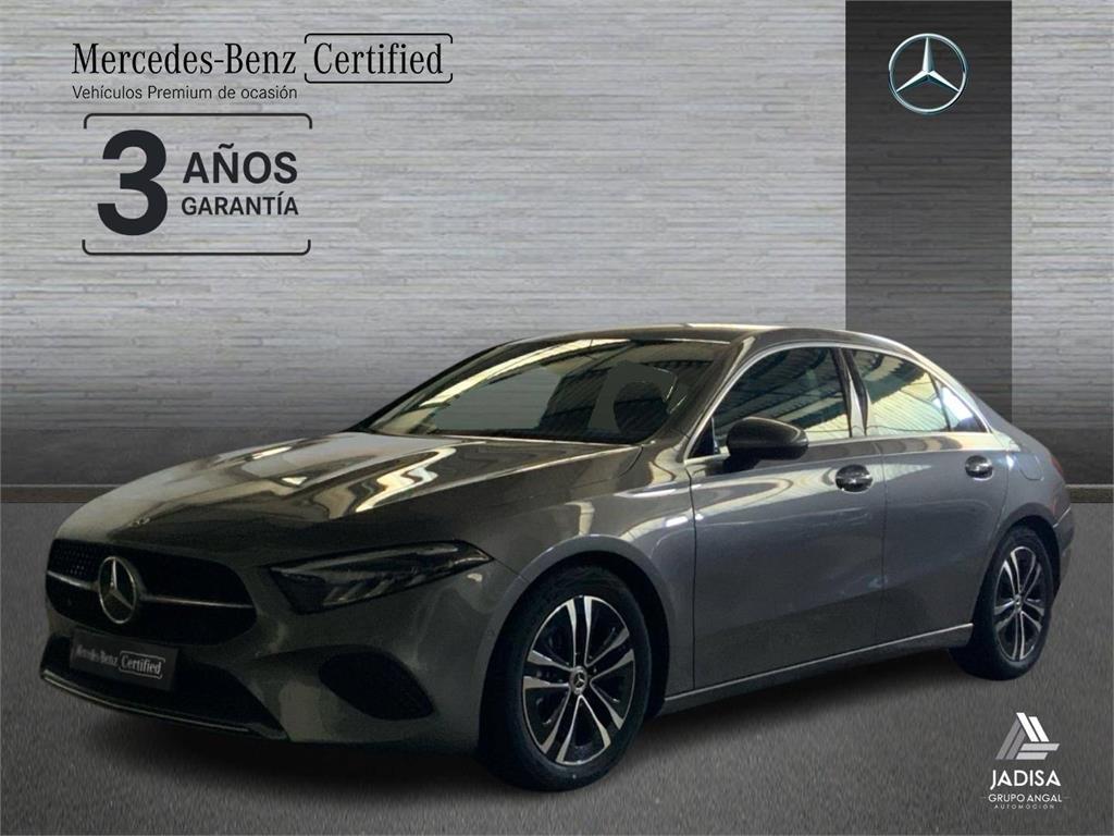 MERCEDES Clase A (A 180 Sedán) en Jaén