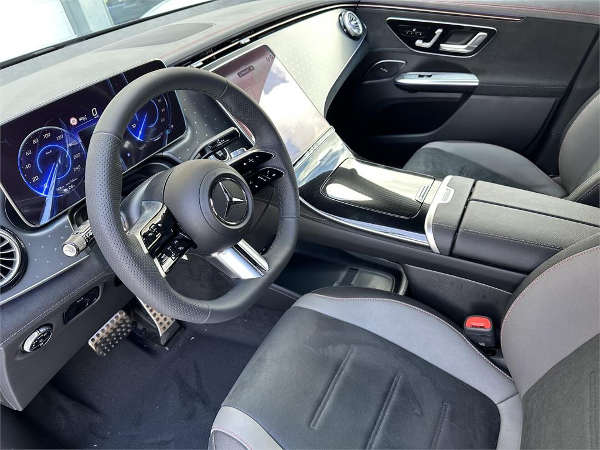 Imagen 3 de MERCEDES EQE SUV