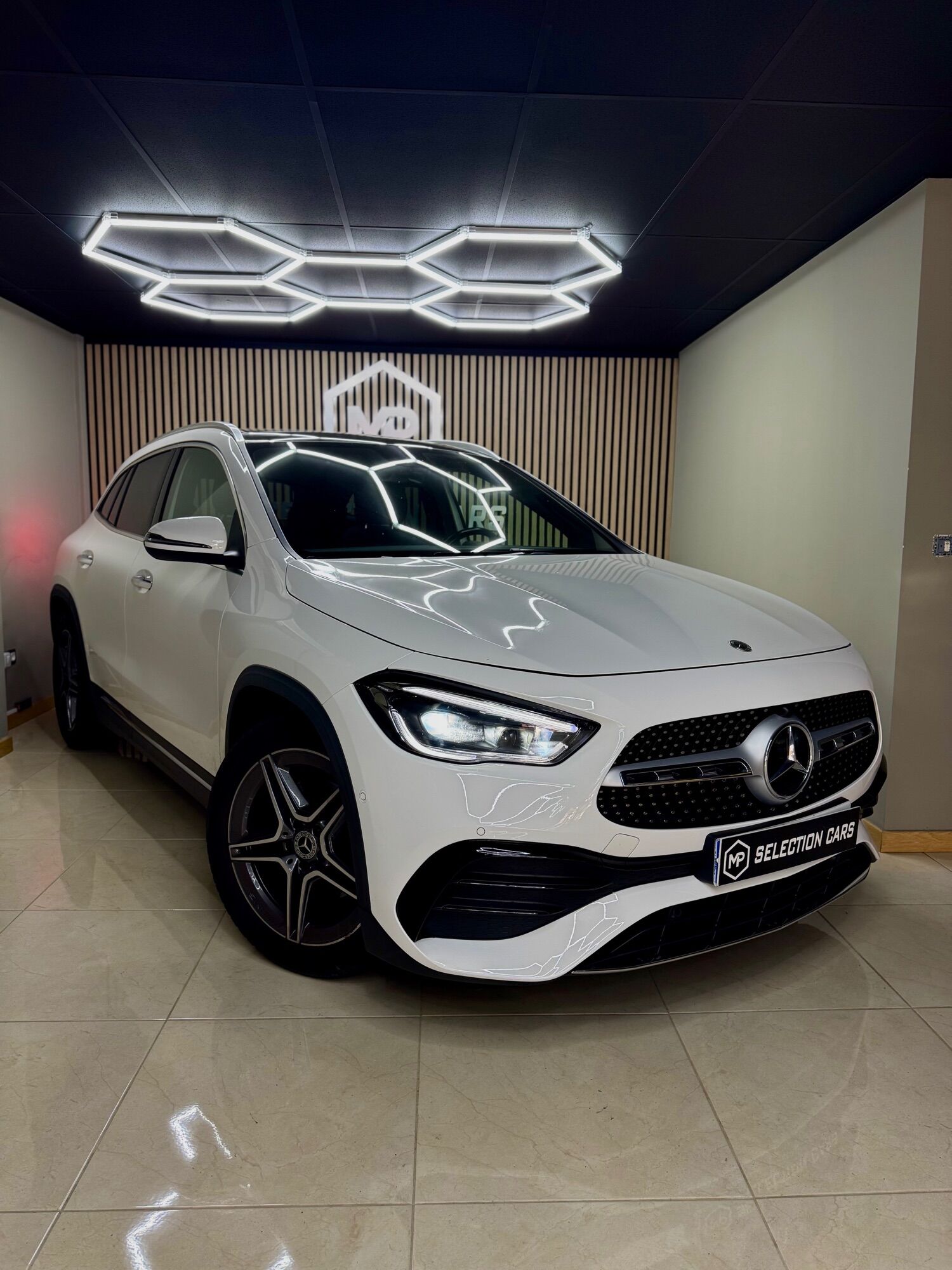 MERCEDES Clase GLA (GLA 180 7G-DCT) en Tenerife