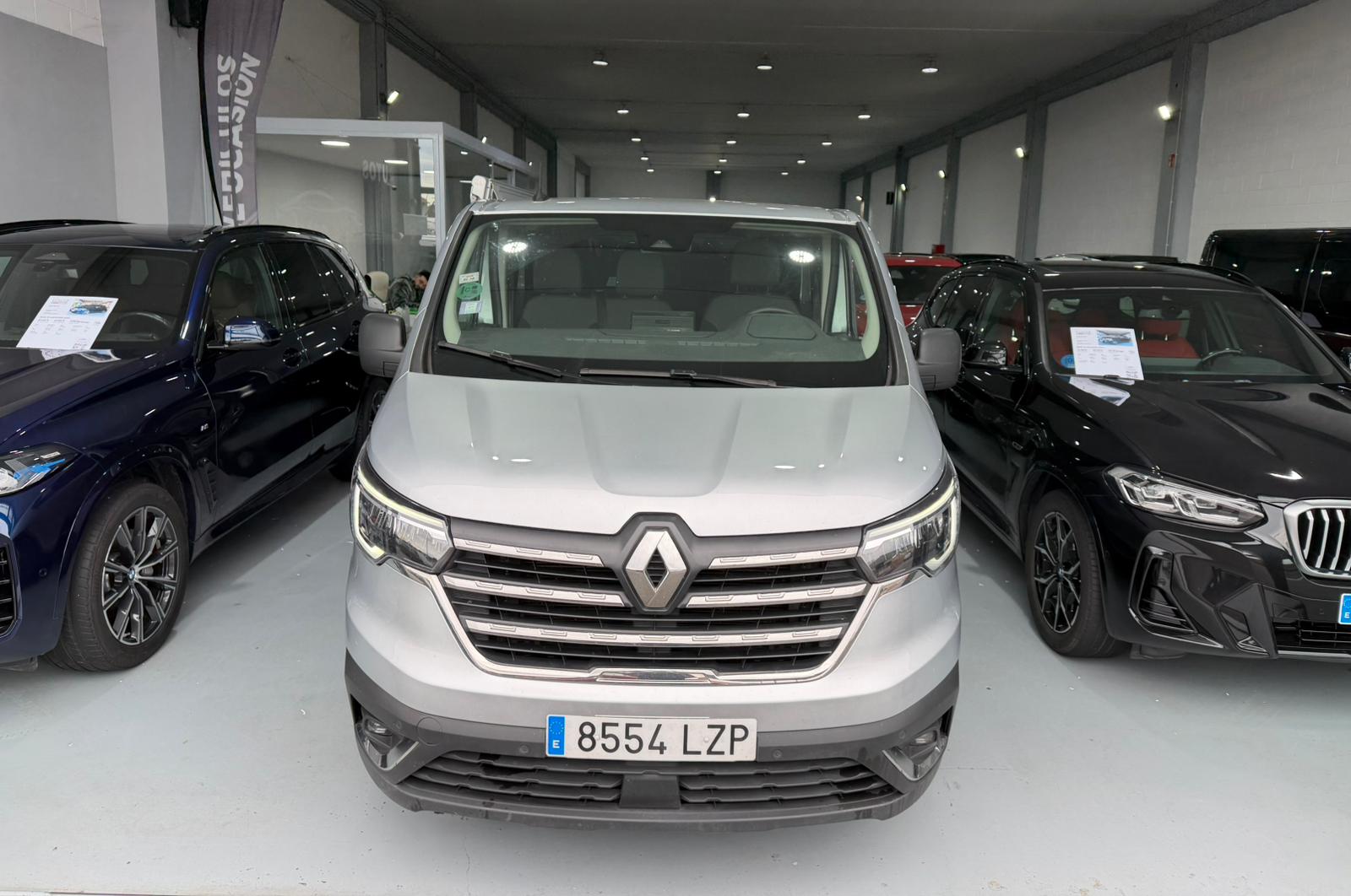 Foto del RENAULT Trafic Combi Mixto 5-6 2.0dCi Energy Blue Largo  N1 110kW