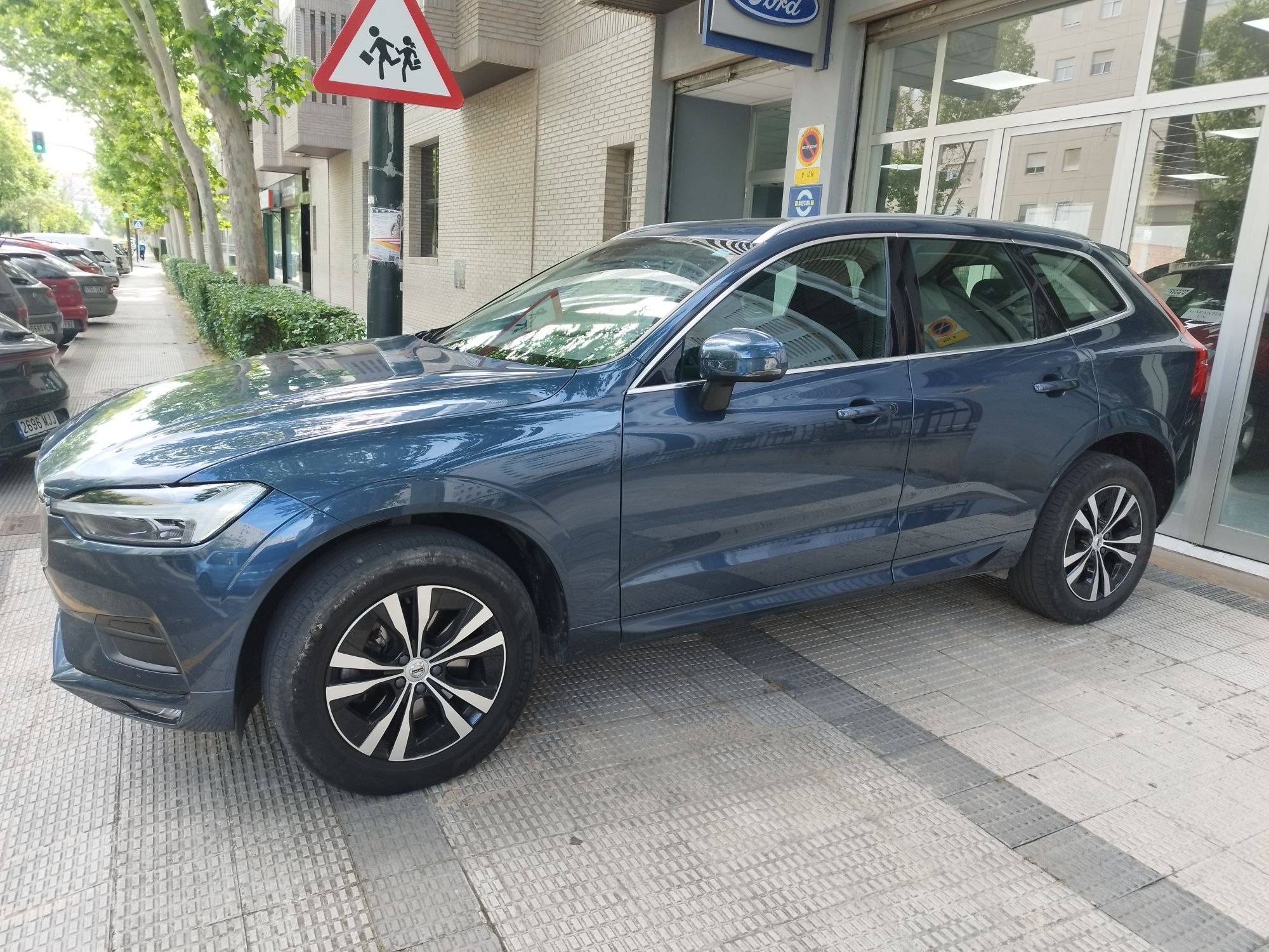 Foto del VOLVO XC60 B4 Momentum Pro AWD Aut.