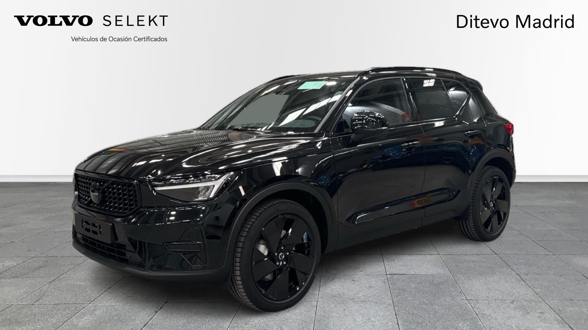VOLVO XC40 (B3 G Black Edition+ Auto 120 kW (163 CV)) en Madrid