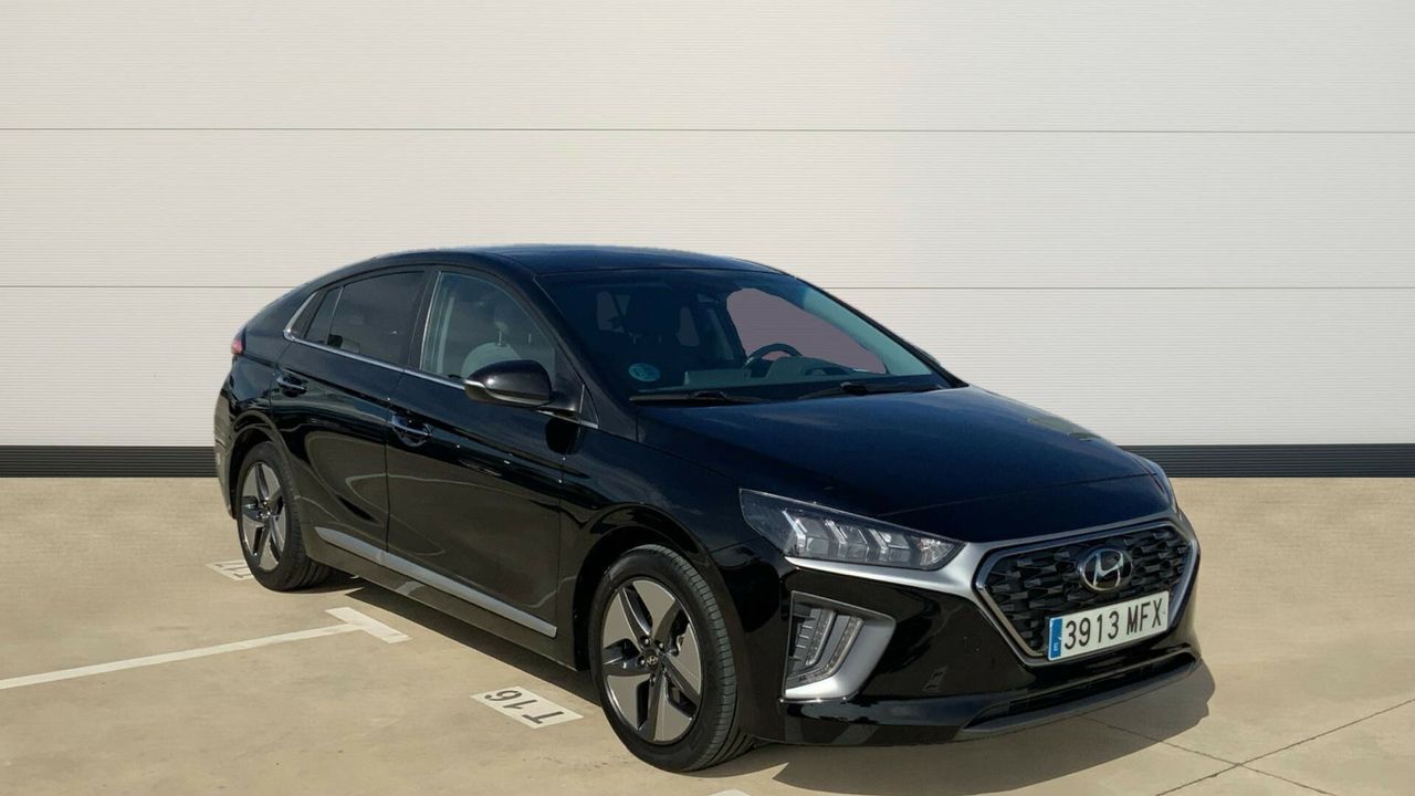 HYUNDAI Ioniq (1.6 GDI HEV TECNO DCT 141 5P) en Madrid