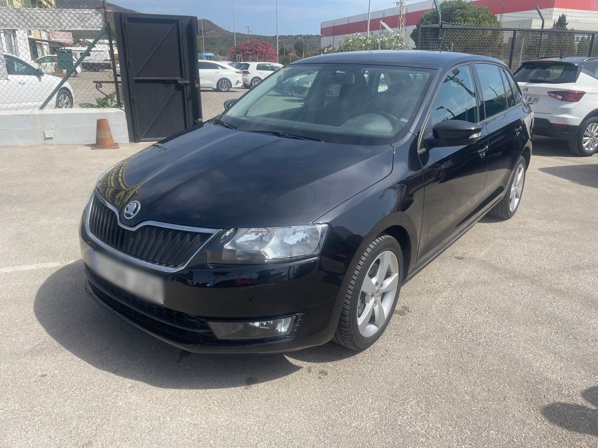 SKODA Rapid (1.0 TSI Ambition 81kW) en Cádiz