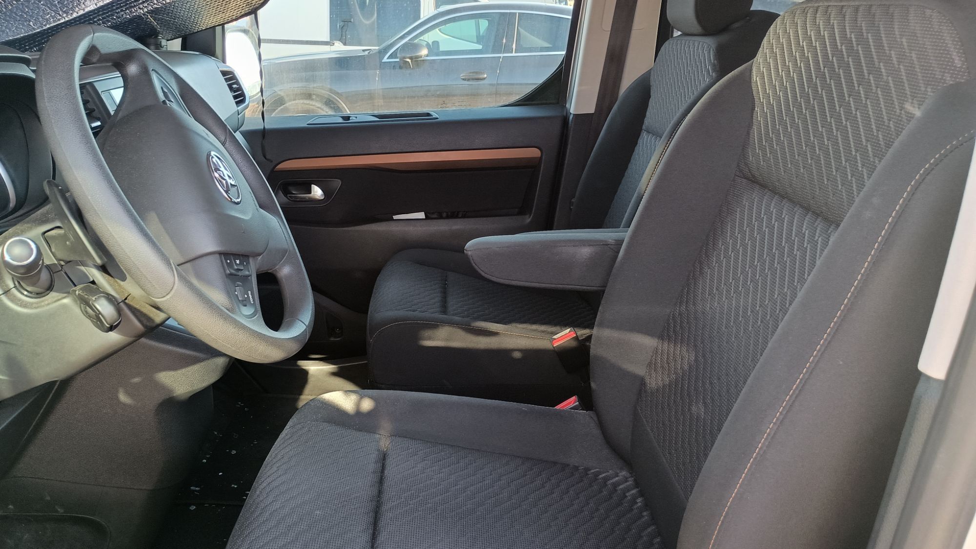 Foto del TOYOTA Proace Verso Family Medio 2.0D 8pl. High Aut. 180