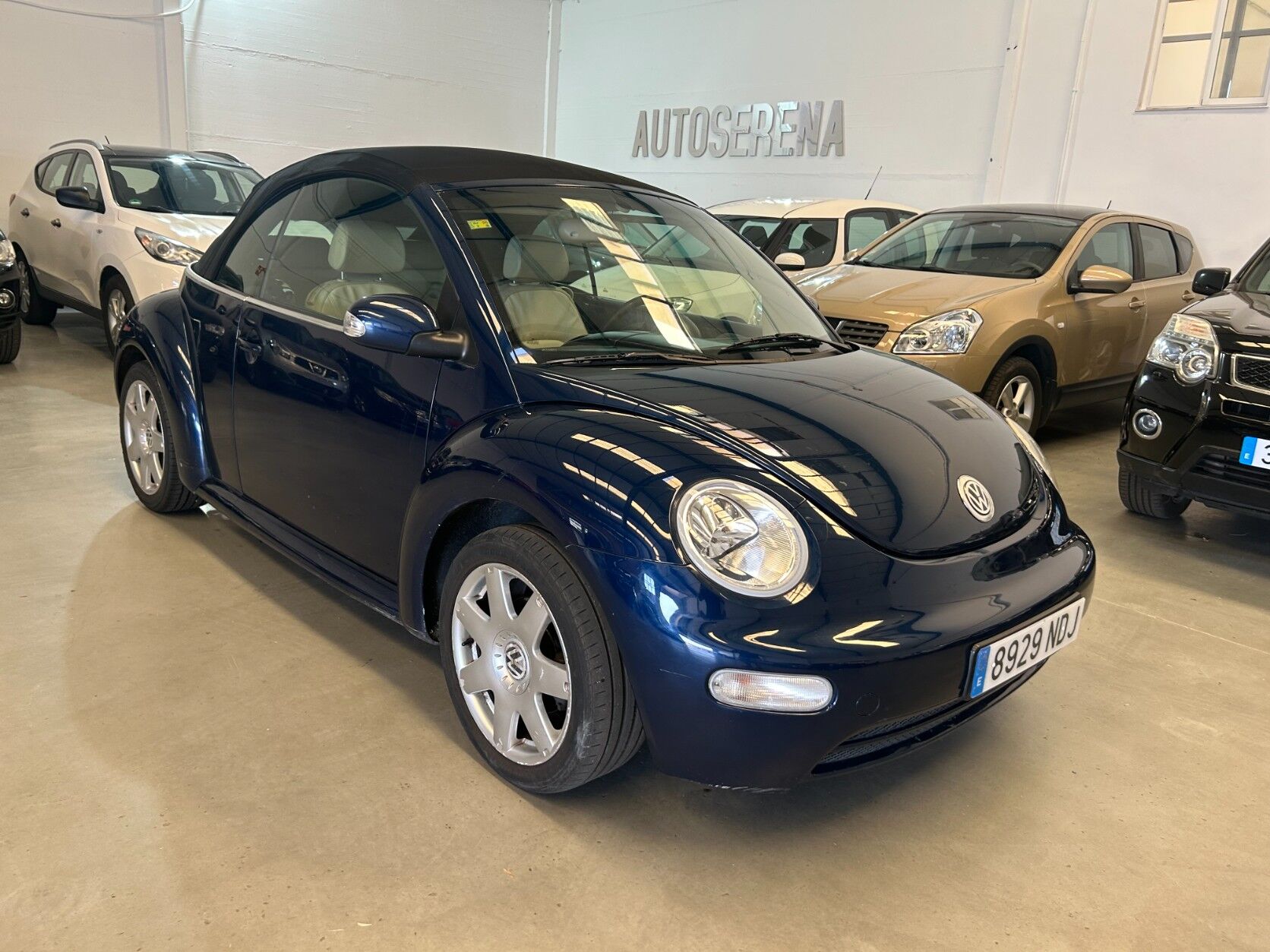 VOLKSWAGEN Beetle (1.9 TDI 100CV Cabriolet) en Badajoz