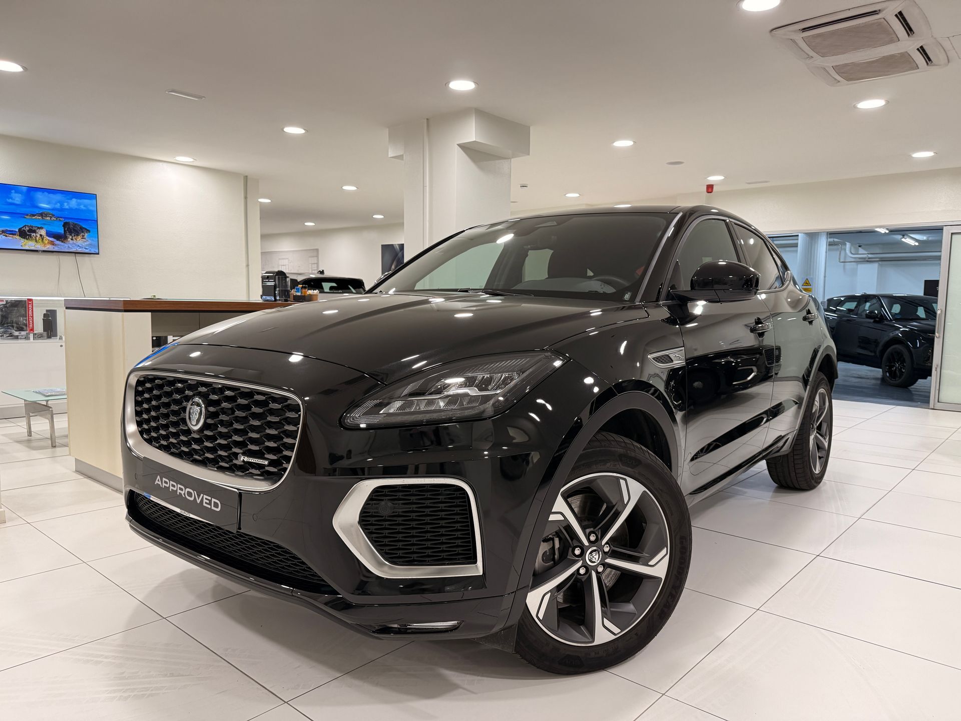 JAGUAR E-Pace (2.0D I4 MHEV R-Dynamic S AWD Auto 120 kW (163 CV)) en Barcel