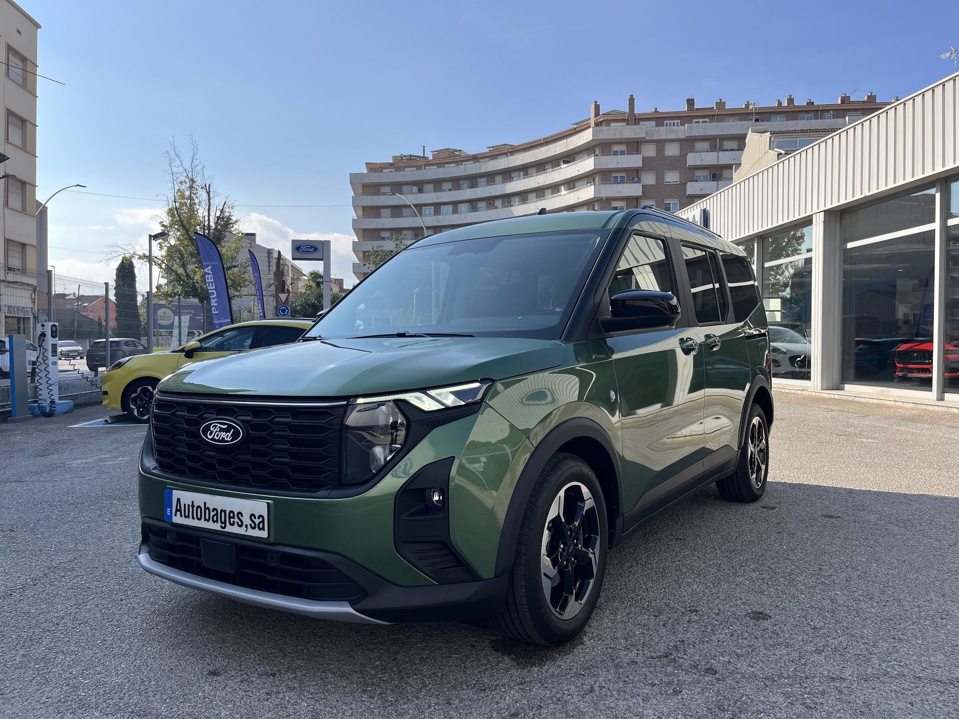 FORD Tourneo Courier (1.0 Ecoboost 125cv Active) en Barcelona
