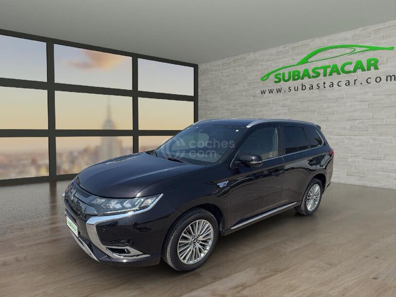 Foto del MITSUBISHI Outlander PHEV Kaiteki+ 4WD