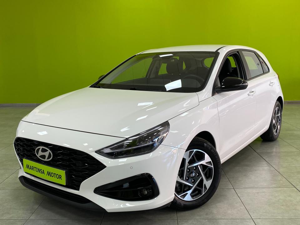 HYUNDAI i30 (Klass 1.0 TGDI 100CV 48V MHEV) en Málaga
