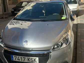 Imagen de PEUGEOT 208 1.2 PureTech S&S Tech Edition 110