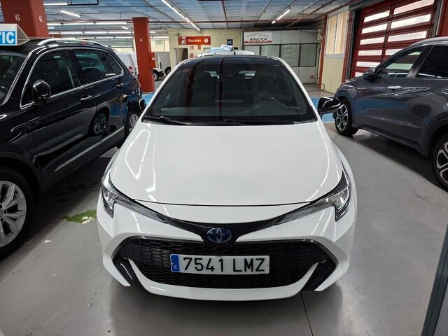 TOYOTA Corolla (1.8 125 Híbrido Active Tech E-CVT 90 kW (122 CV)) en Barcel
