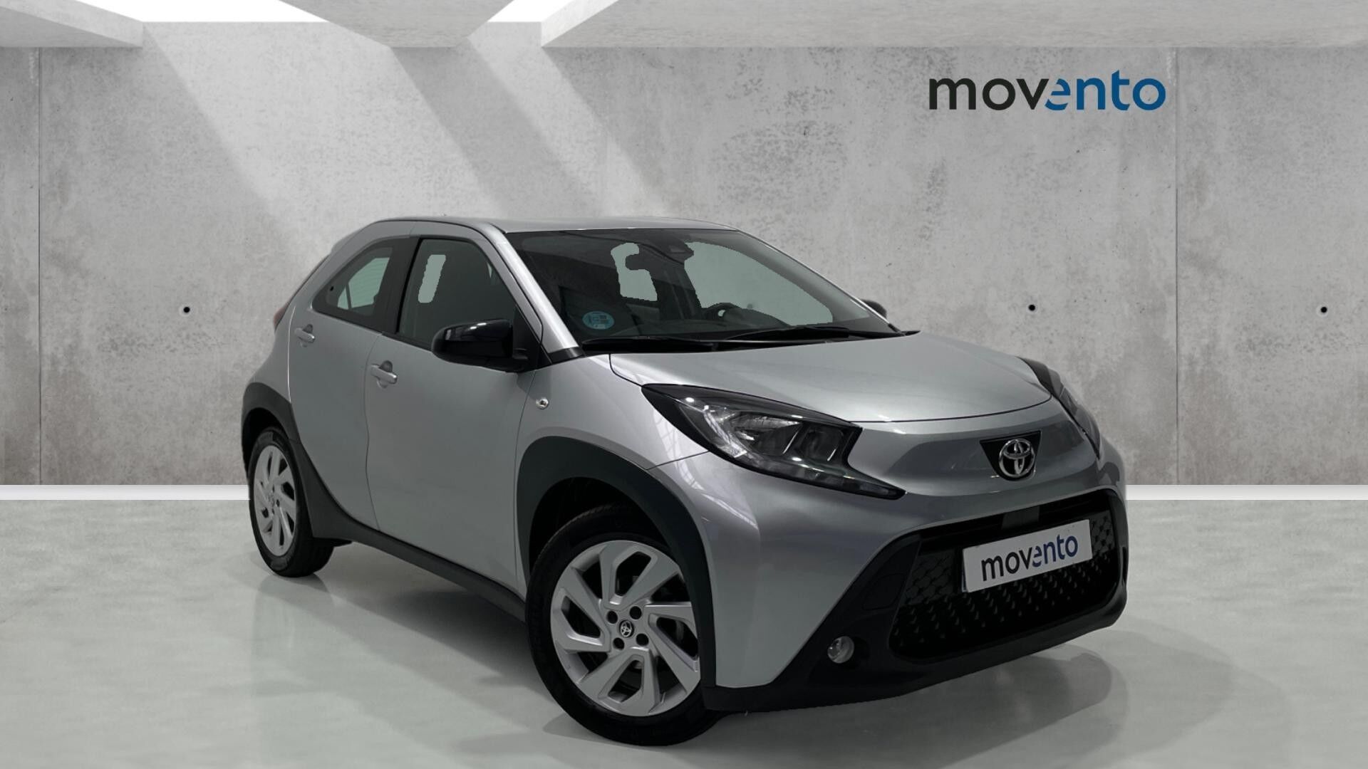 TOYOTA Aygo X Cross (1.0 VVT-I Play 53 kW (72 CV)) en Barcelona
