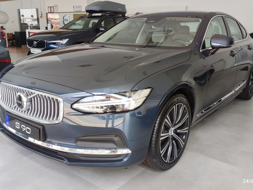 Foto del VOLVO S90 B4 Plus FWD Aut.