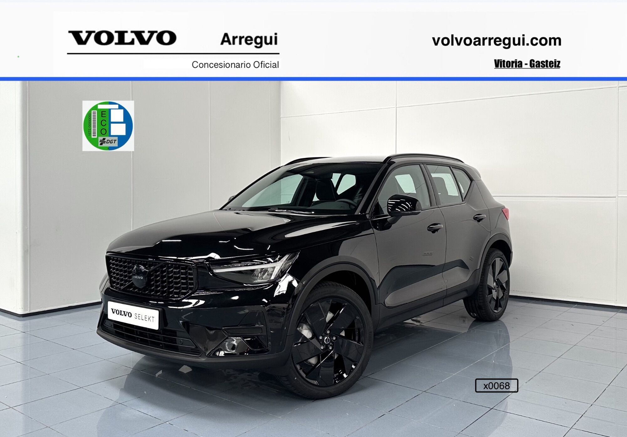 VOLVO XC40 (B3 Black Edition Plus Aut.) en Álava
