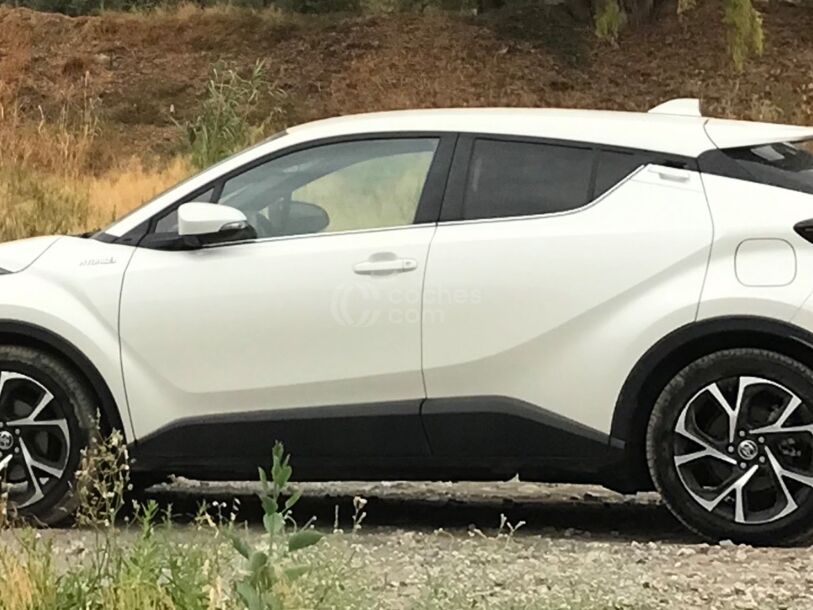 Foto del TOYOTA C-HR 125H Advance