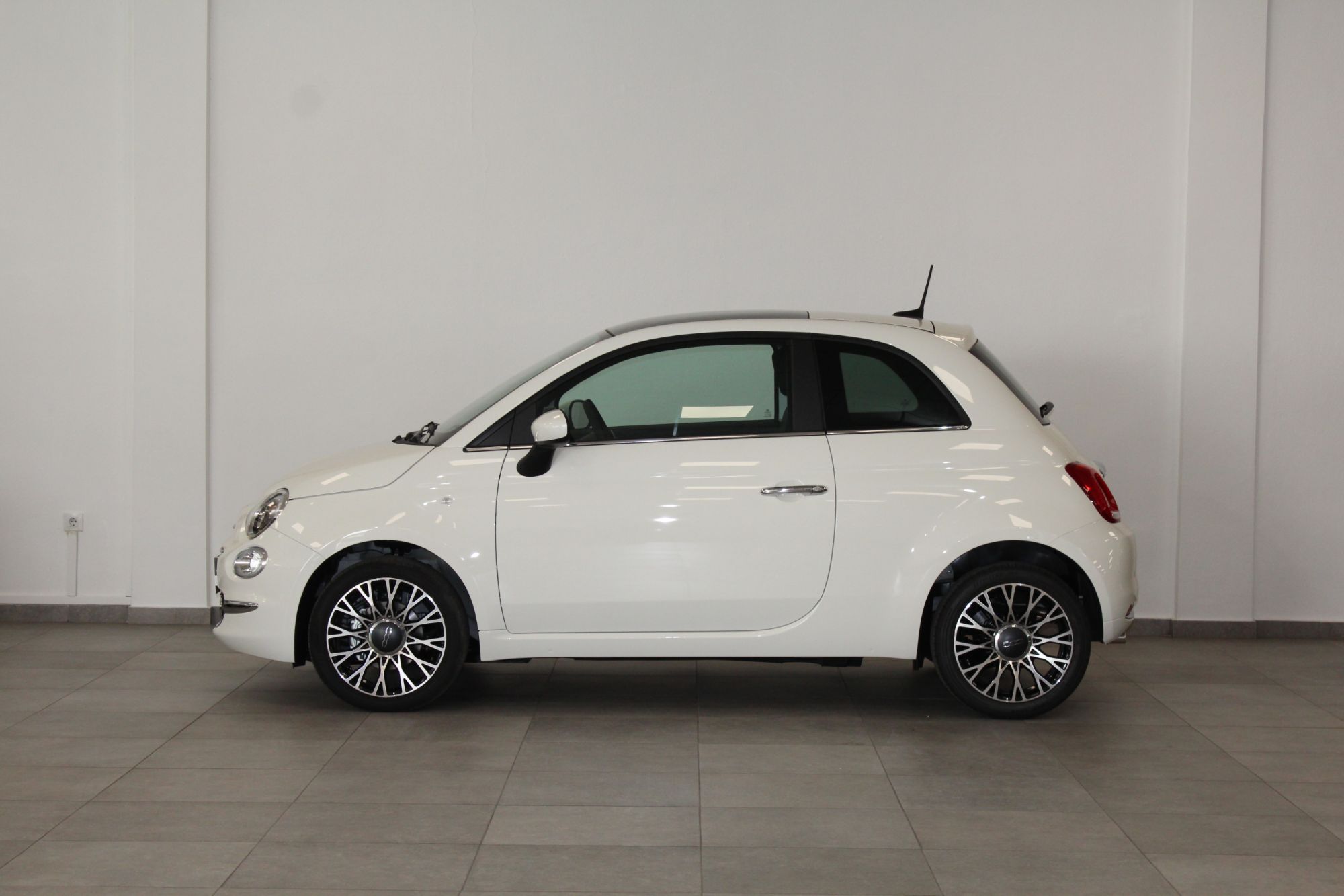 Foto del FIAT 500 1.0 Hybrid Dolcevita 52kW