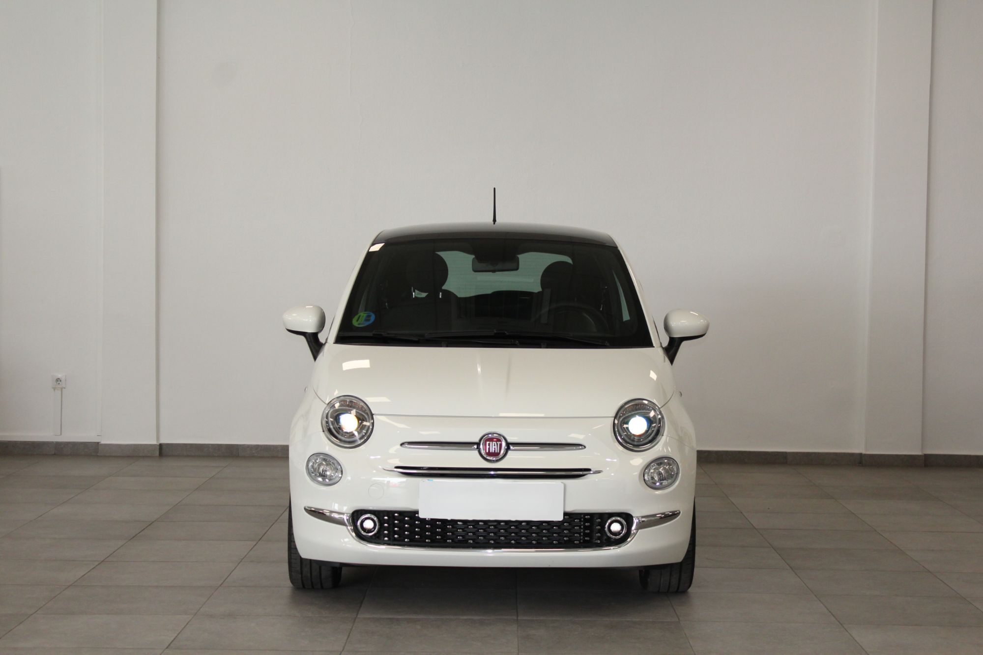 Foto del FIAT 500 1.0 Hybrid Dolcevita 52kW