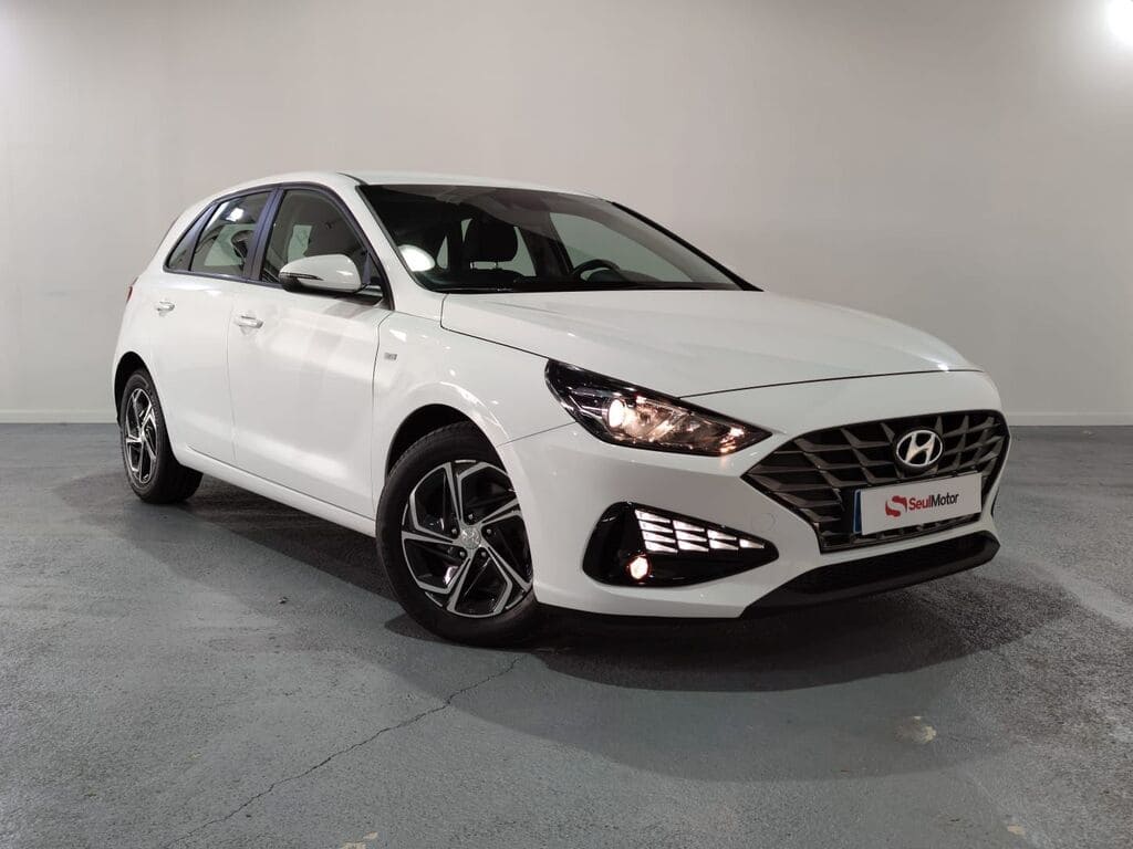 HYUNDAI i30 (1.0 TGDI Klass 48V DT 120) en Barcelona