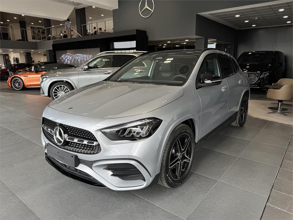 MERCEDES Clase GLA (GLA 200 D) en Valencia