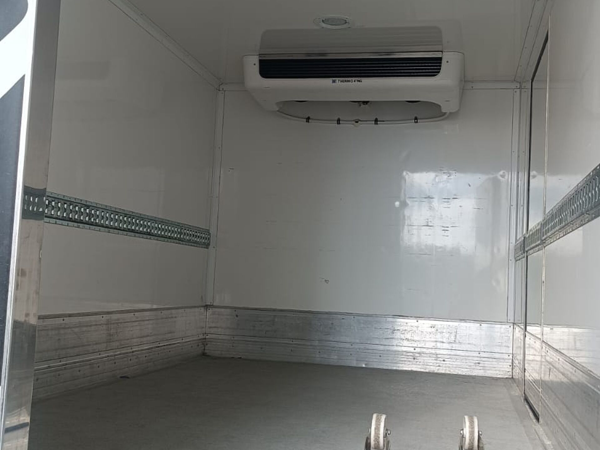 Imagen 2 de NISSAN NT400