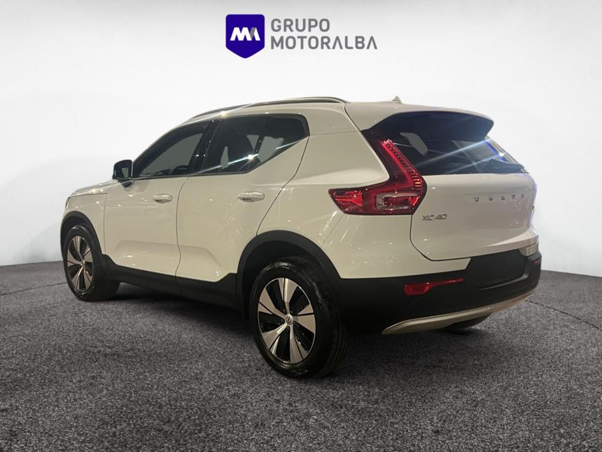 Imagen 3 de VOLVO XC40
