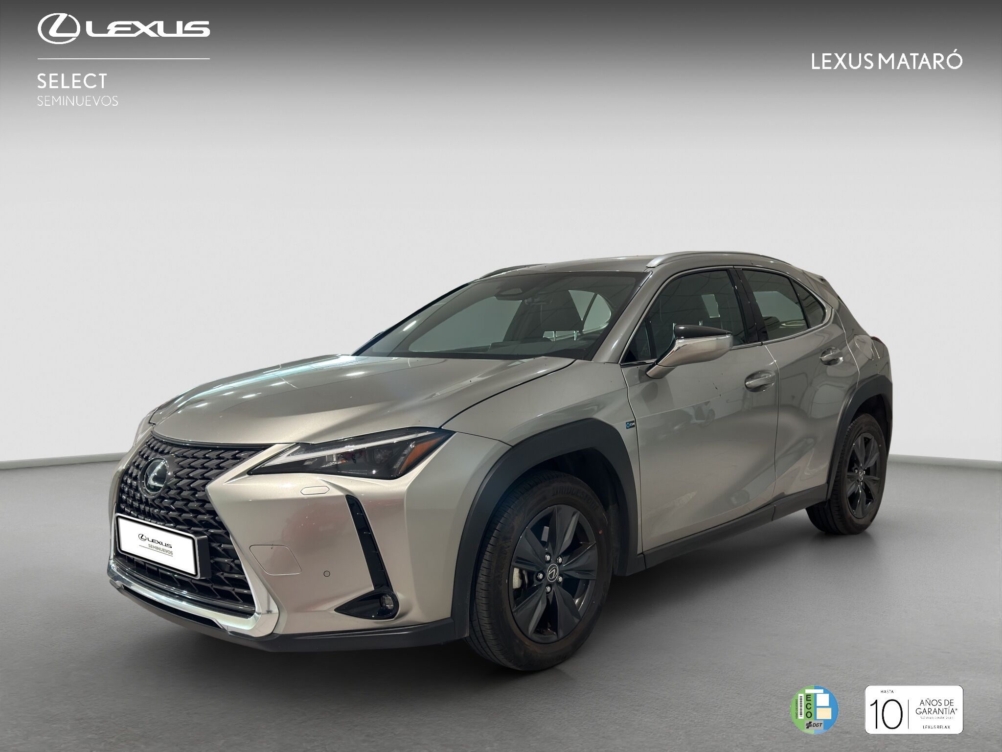 LEXUS UX (2.0 300H HEV UX PLUS 199 5P) en Barcelona