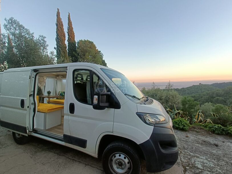 Foto del PEUGEOT Boxer Combi 2.0 BlueHDI 330 L1H1 110