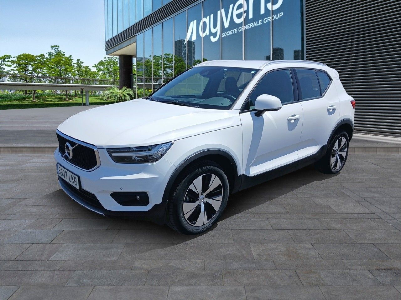 VOLVO XC40 (D3 Momentum Pro 110 kW (150 CV)) en Madrid