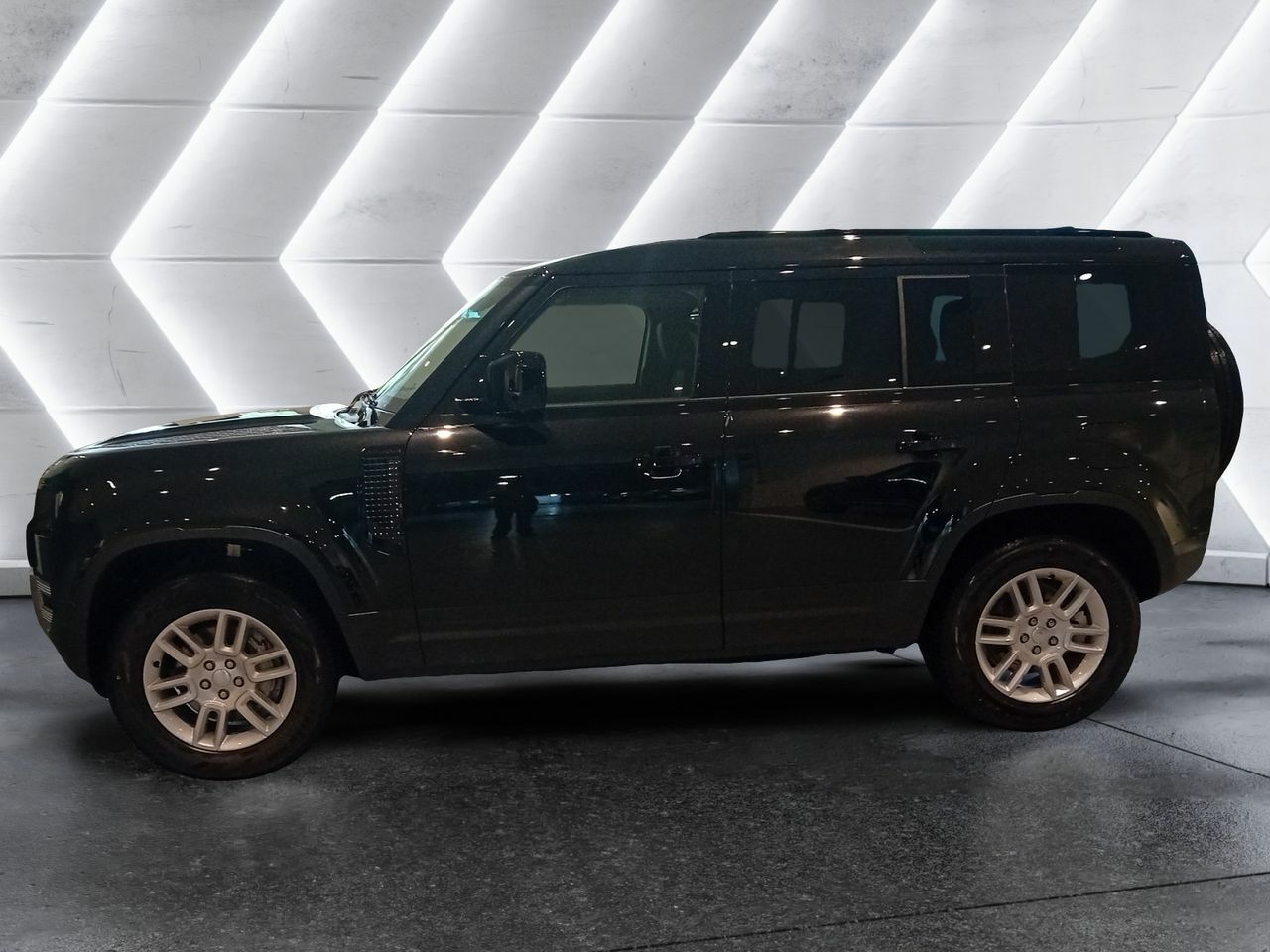 LAND ROVER Defender (2.0 Si4 300 S 110 Auto 4WD PHEV) en Madrid