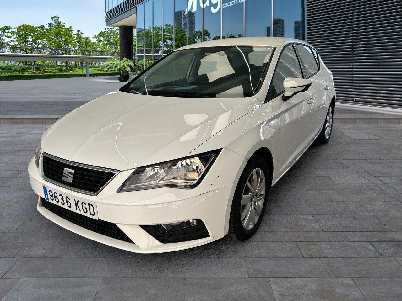 SEAT León (1.4 TGI GNC Reference Plus S&S 81 kW (110 CV)) en Madrid