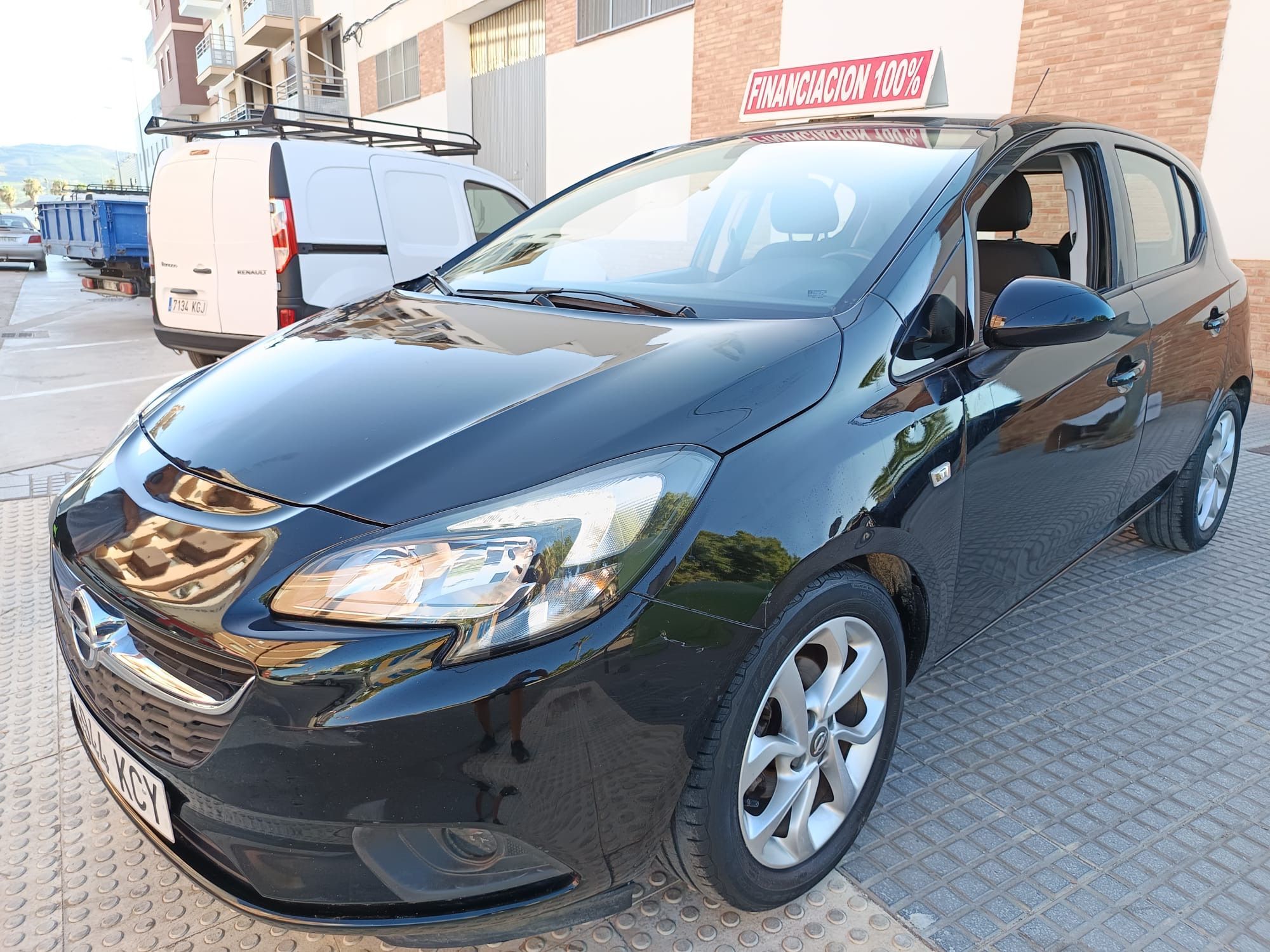 OPEL Corsa (1.4 Selective 90) en Málaga