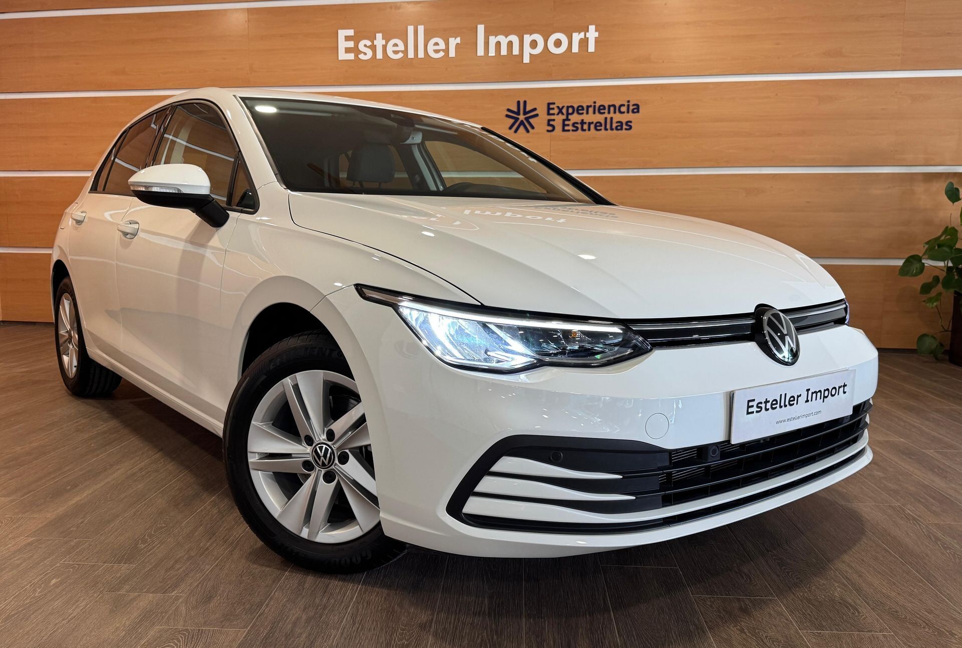 Foto del VOLKSWAGEN Golf 1.0 eTSI Life DSG 81kW