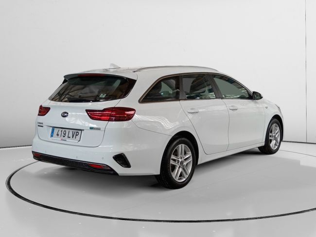 Foto del KIA Ceed 1.6 MHEV iMT Drive 136