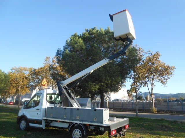 FORD Transit (FT 350 L2 Chasis Ambiente 130) en Barcelona