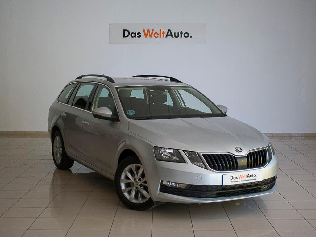 SKODA Octavia (fam. 1.6 TDI CR AMBITION COMBI 5P) en Badajoz