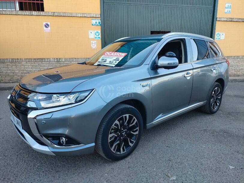 Foto del MITSUBISHI Outlander PHEV Kaiteki 4WD