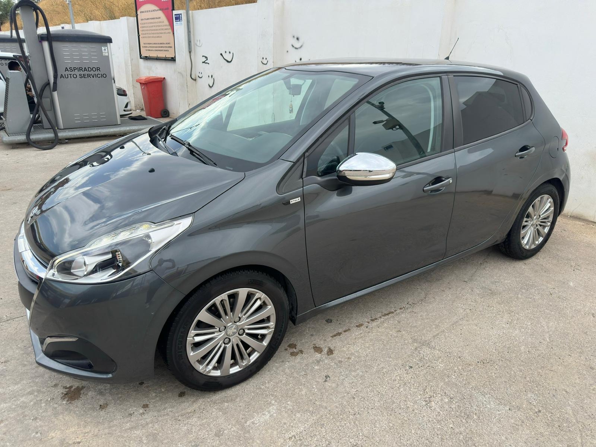 Imagen de PEUGEOT 208