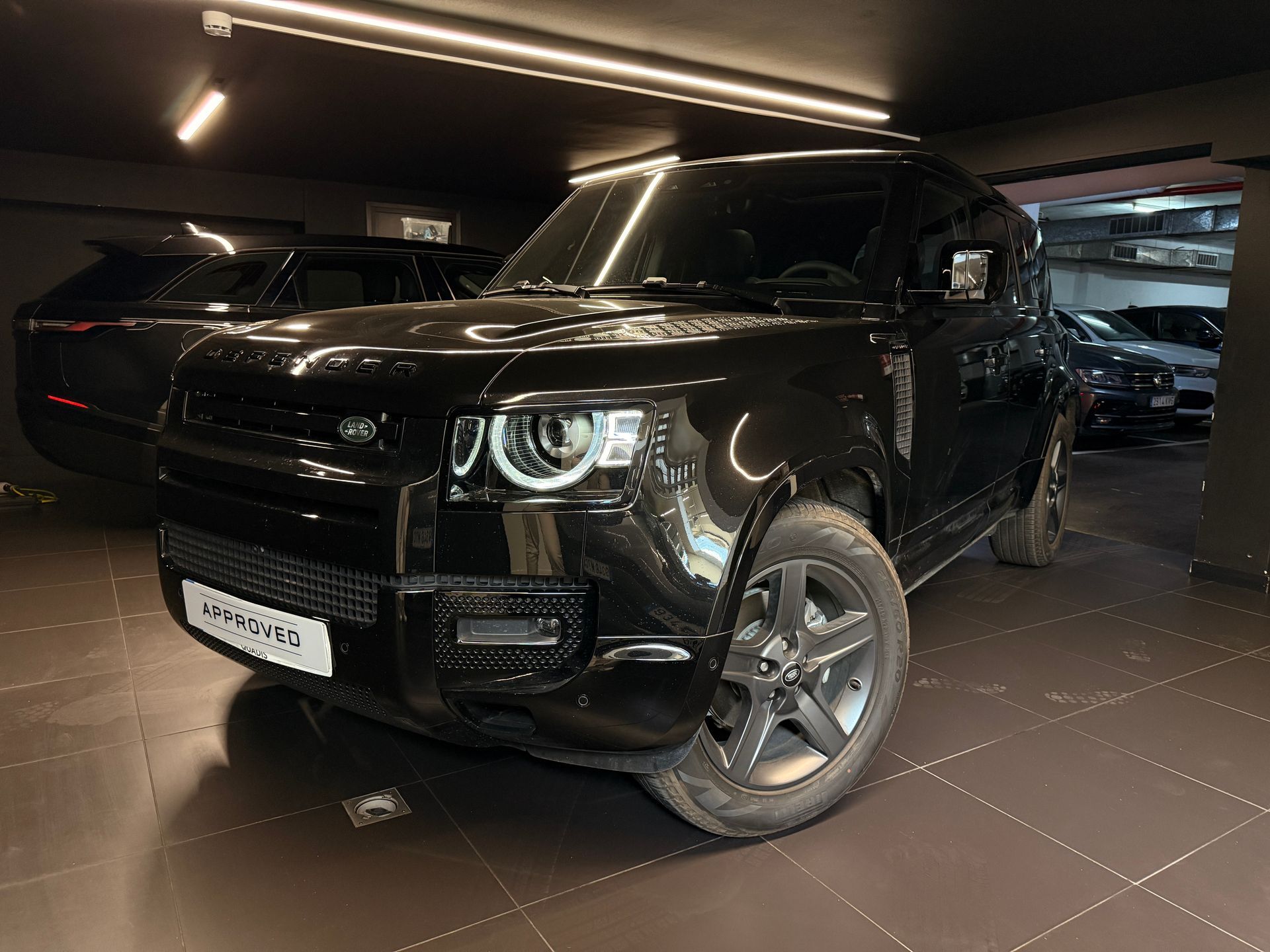LAND ROVER Defender (110 3.0D I6 MHEV X-Dynamic SE 4WD AT 183 kW (249 CV)) 