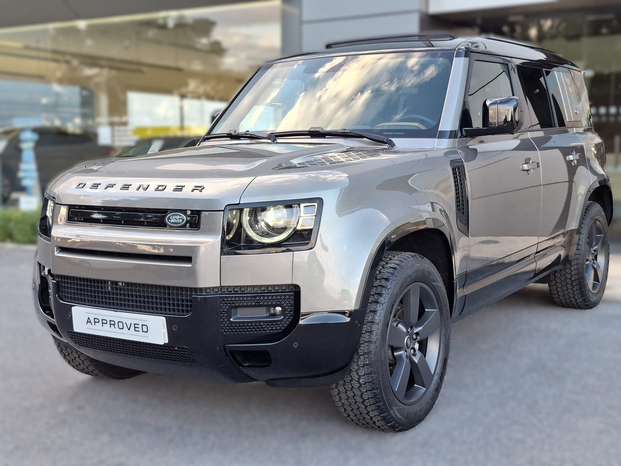 LAND ROVER Defender (3.0D I6 MHEV 110 X-Dynamic HSE 4WD AT 183 kW (249 CV))