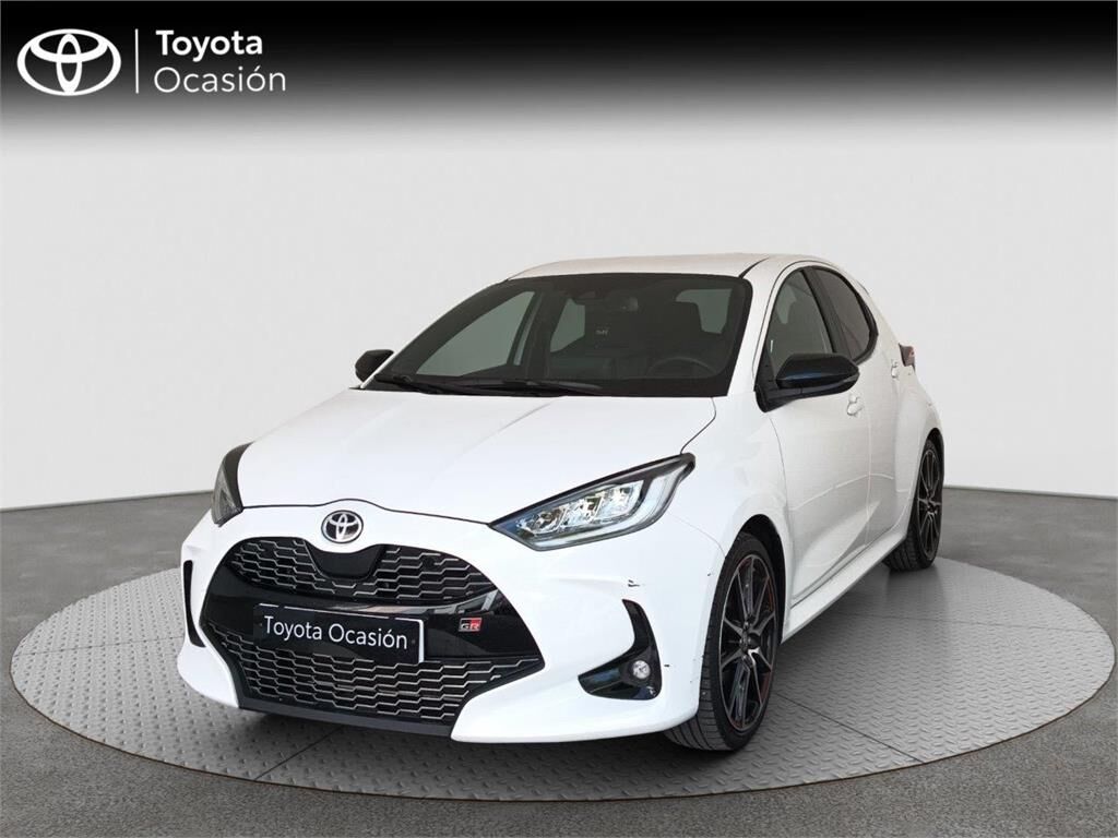 TOYOTA Yaris (5 Puertas GR SPORT 120H Automático (e-CVT)) en Madrid