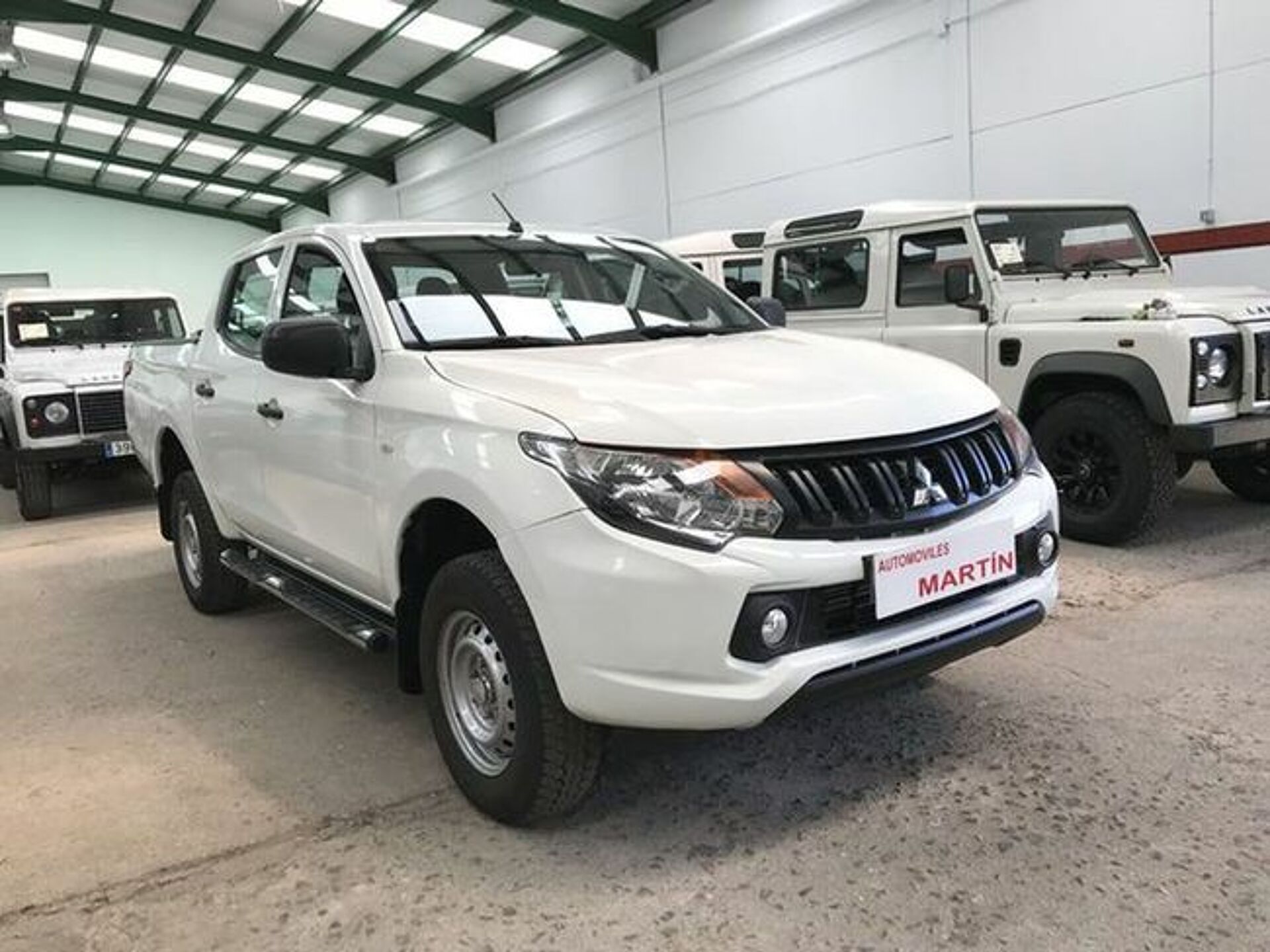 Imagen 1 de MITSUBISHI L200