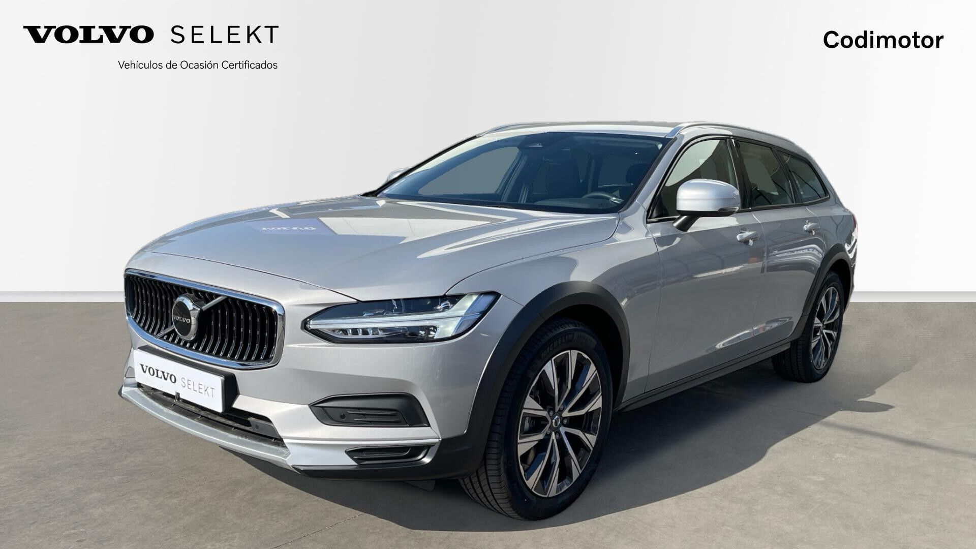 VOLVO V90 (V90 Cross Country Core, B4 AWD Mild hybrid, Diésel) en Sevilla