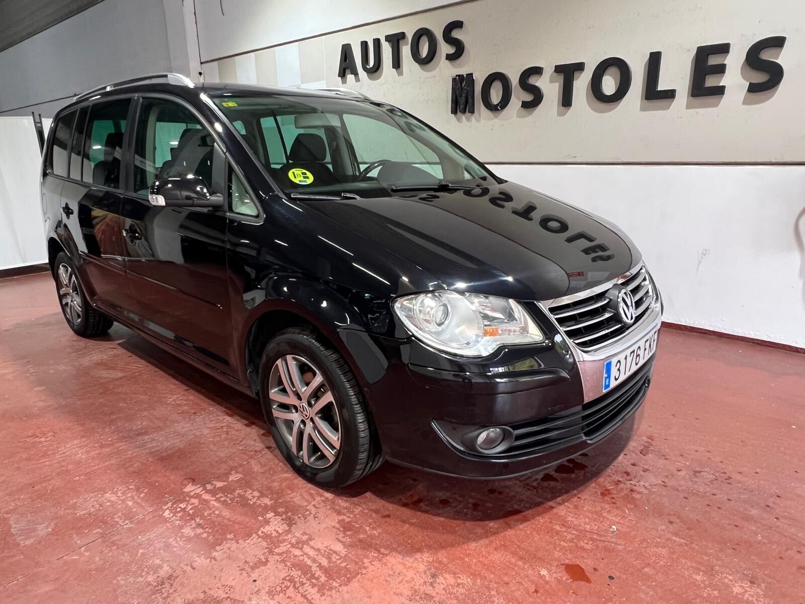 VOLKSWAGEN Touran (2.0TDI Traveller) en Madrid