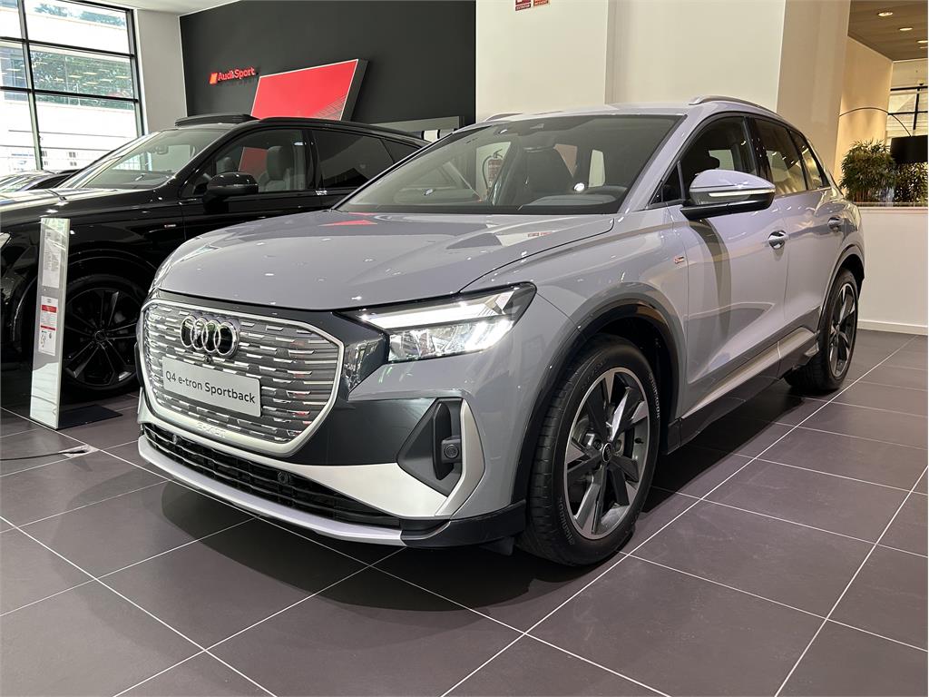 AUDI Q4 e-tron (S line 45 e-tron 210kW 82kWh) en Barcelona