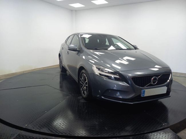 Foto del VOLVO V40 D2 Momentum Aut. 120