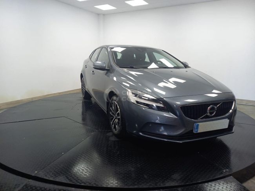 Foto del VOLVO V40 D2 Momentum Aut. 120