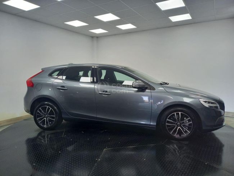 Foto del VOLVO V40 D2 Momentum Aut. 120
