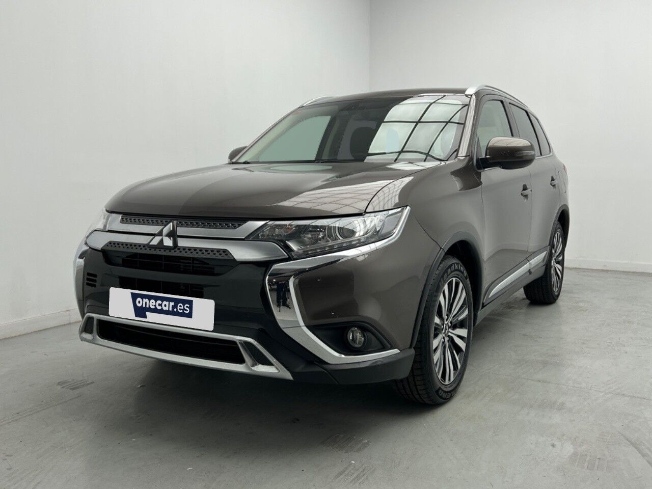 MITSUBISHI Outlander (2.0 200 MPI MOTION CVT 2WD 150 5P 7 PLAZAS) en Málaga