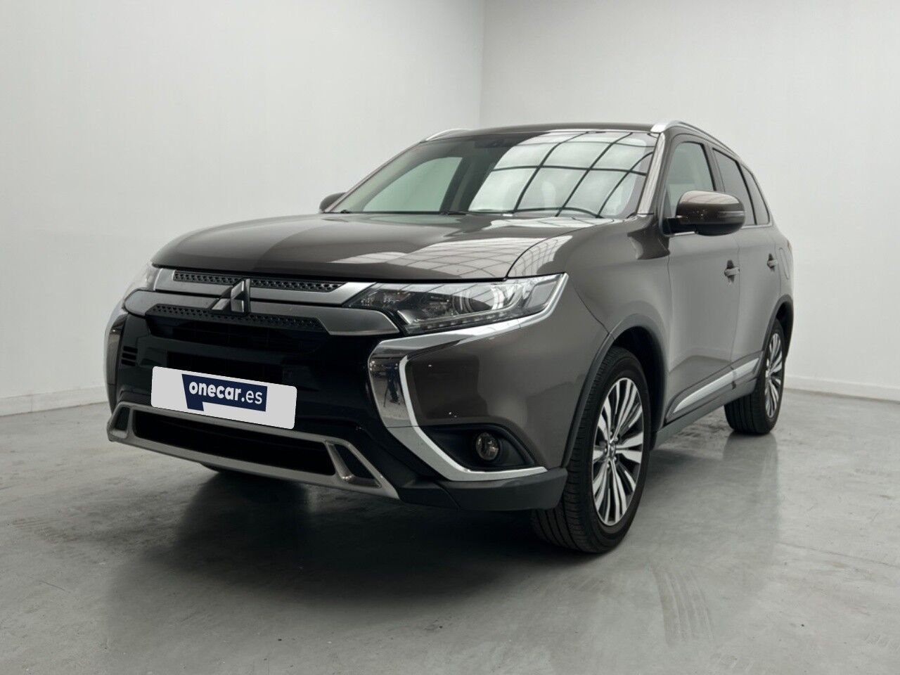 MITSUBISHI Outlander (2.0 200 MPI MOTION CVT 2WD 150 5P 7 PLAZAS) en Málaga